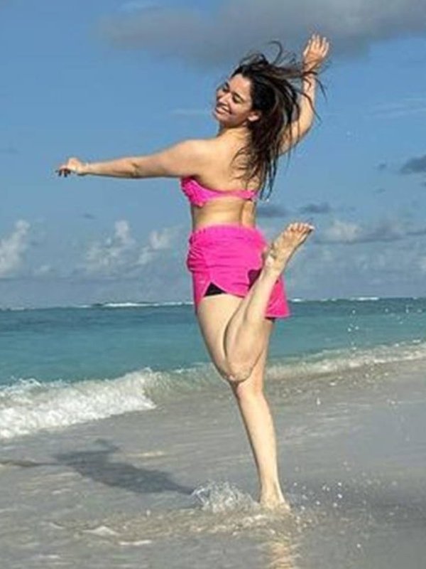 cropped-TAMANNAH-BHATIA-MALDIVE-TRIP.jpg