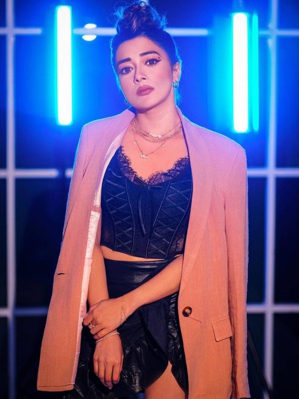 TINA DUTTA WESTERN LOOK