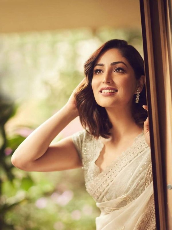 YAMI GAUTAM INSIDE PHOTOS OF HOME