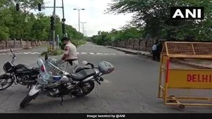 delhi home guard stabbed