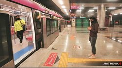 भौंक रही है तो भौंक…. दिल्ली मेट्रो में दो महिलाओं के बीच जमकर हुई कहासुनी, वायरल हो रहा वीडियो