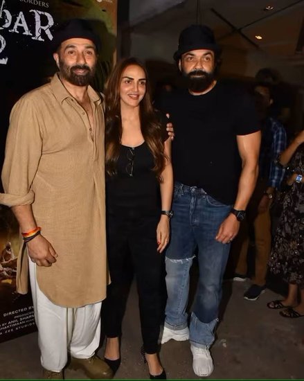 Sunny Deol, Esha Deol and Bobby Deol