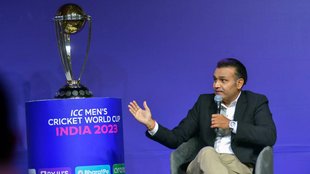 Virender Sehwag | Virender Sehwag On cricketer-turned-politician | Gautam Gambhir | Navjot Sidhu | Harbhajan Singh | Azharuddin | Kirti Azad