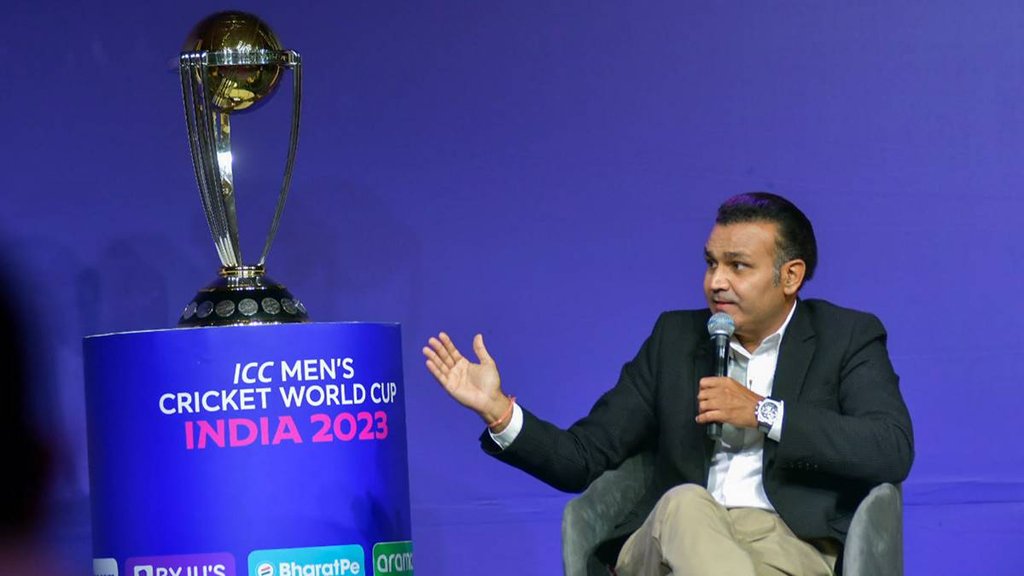 Virender Sehwag | Virender Sehwag On cricketer-turned-politician | Gautam Gambhir | Navjot Sidhu | Harbhajan Singh | Azharuddin | Kirti Azad