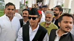 Azam Khan: सपा नेता आजम खान और उनके करीबियों के ठिकानों पर तीन दिन तक छापेमारी, 800 करोड़ रुपये की कर चोरी का संदेह