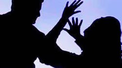 शर्मनाक: राजस्थान में आदिवासी महिला को पति ने निर्वस्त्र कर सरेआम गांव में घुमाया, वीडियो वायरल, भड़की बीजेपी