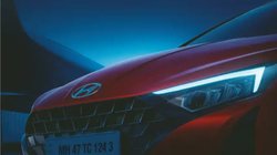 Hyundai i20 facelift: हुंडई ने लॉन्च से पहले जारी किया आई20 फेसलिफ्ट का टीजर, नए डिजाइन के साथ मिलेंगे कई बड़े अपडेट