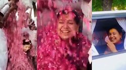 IAS का हुआ ट्रांसफर तो लोगों ने कर दी फूलों की बारिश, मिर्जापुर की DM रहीं दिव्या मित्तल का वीडियो हो रहा वायरल