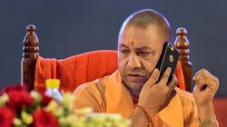 स्टूडेंट्स के लिए गुड न्यूज! 25 लाख स्मार्ट फोन बांटने जा रही योगी सरकार, जानिए कौन-कौन से हैं ब्रांड