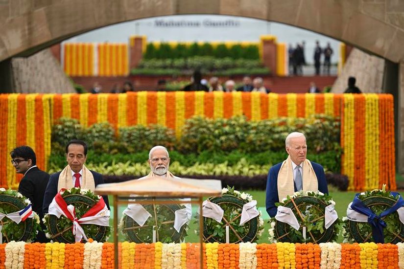 Indian Prime Minister Narendra Modi along with US President Joe Biden, Indonesian President Joko Widodo and other G20 leaders