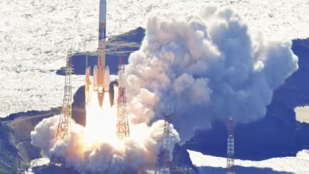 JAPAN, MOON, ROCKET