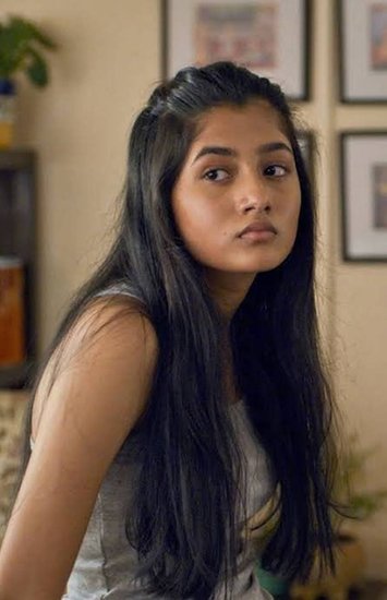 Ashlesha Thakur biography