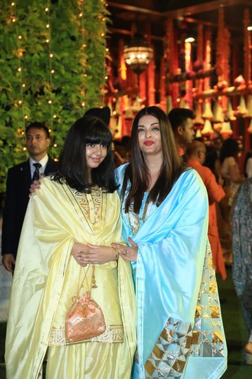 Aishwarya Rai Aradhya Bachchan