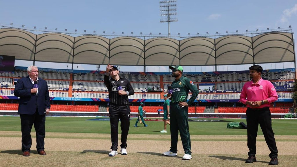 NZ vs PAK Live Score | Pakistan vs New Zealand Score | World Cup 2023,