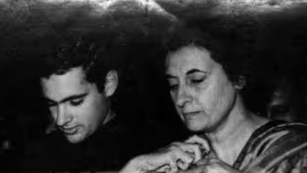 बाएं से संजय गांधी और इंदिरा गांधी (Source: Express Archives Photo)