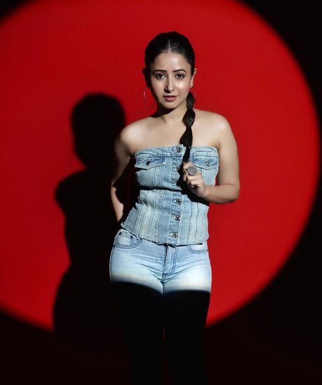 Sana Shaikh Instagram
