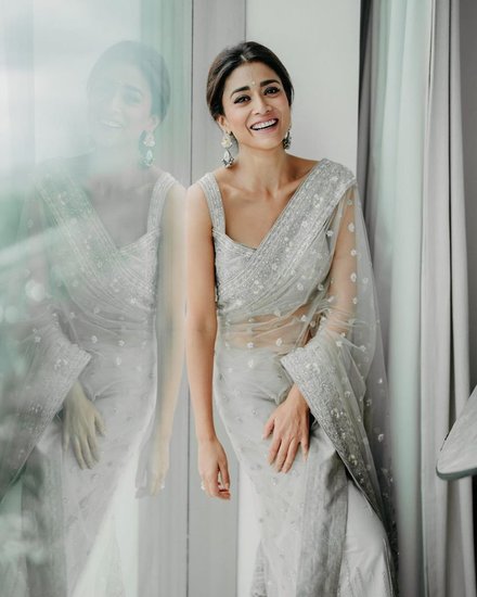 shriya saran photos