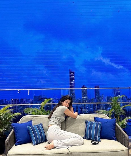 Shanaya Kapoor enjoying pleasant weather