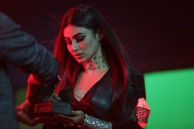 actress mouni roy