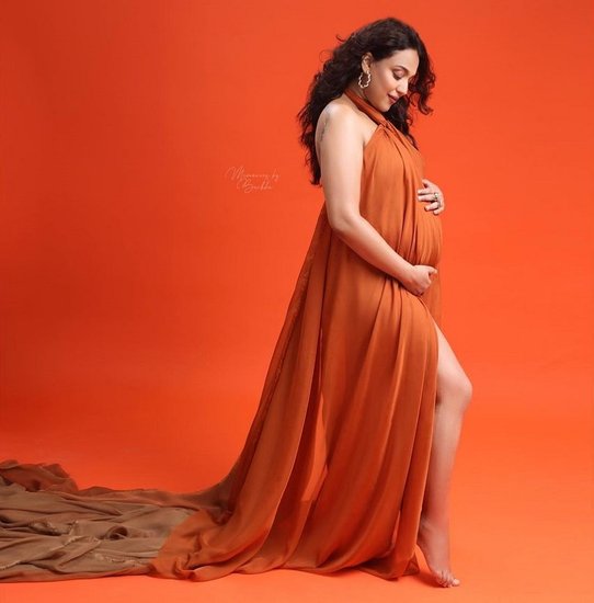 Swara Bhasker Troll For Photoshoot