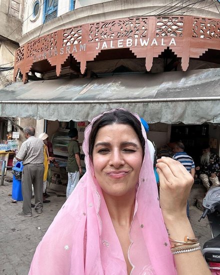 Nimrat Kaur tasted jalebi