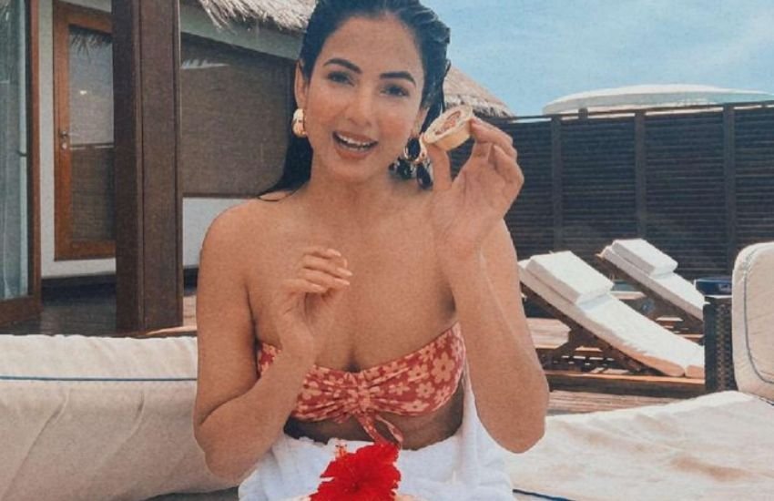 Sonal Chauhan Maldives Vacation Pics