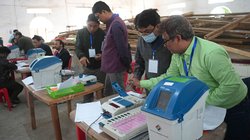 सभी VVPAT पर्चियों की गिनती की मांग के लिए ADR पहुंचा सुप्रीम कोर्ट, चुनाव आयोग ने मानी ‘मानवीय त्रुटि’ की बात, जानिए क्या है पूरा मामला