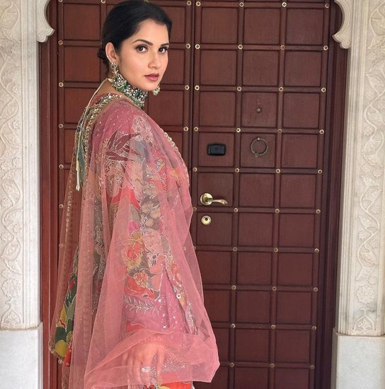 आपको बता दें, सानिया मिर्जा और परिणीति चोपड़ा पिछले कई सालों से एक दूसरी की सबसे अच्छी दोस्त हैं और उनकी साथ में तस्वीरें अक्सर सोशल मीडिया पर वायरल होती रहती हैं। (Source: @mirzasaniar/instagram)