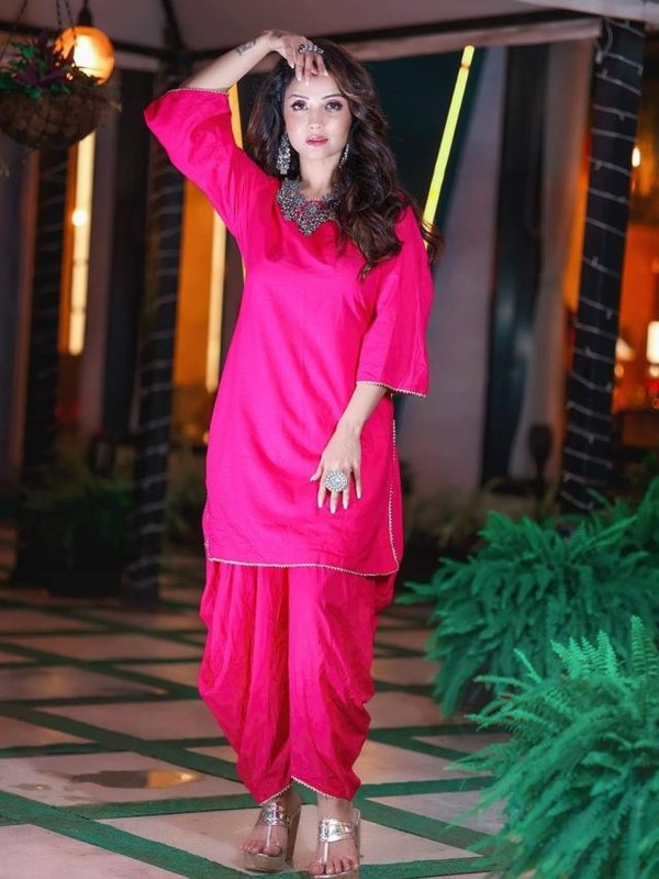 ADAA KHAN IN PINK AVATAR