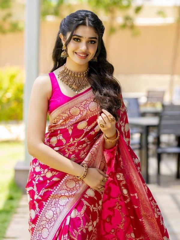 KRITHI SHETTY PINK APSARA LOOK
