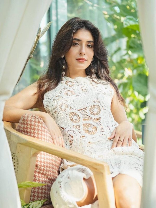 KRITIKA KAMRA IN OTT