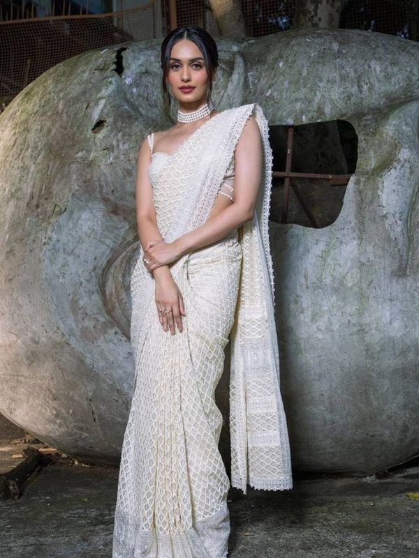 MANUSHI CHILLAR WHITE SAREE LOOK