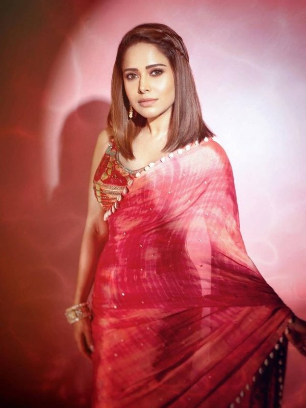 NUSHRRATT BHARUCHCHA PINK SAREE LOOK