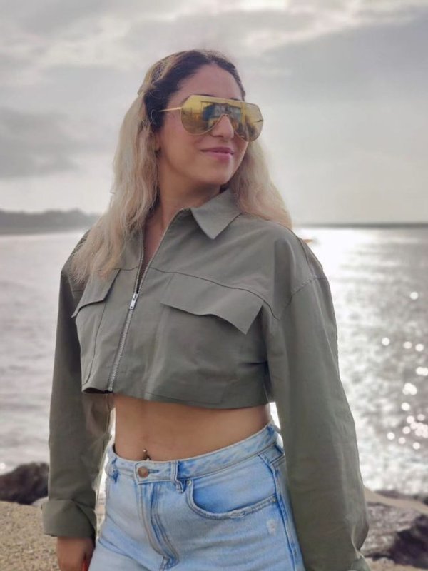 Neha Bhasin New Look (2)