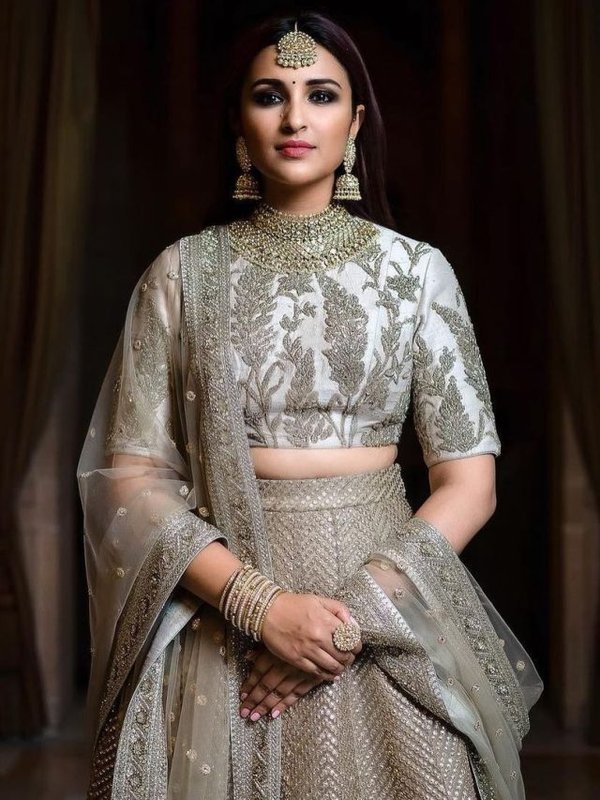 cropped-PARINEETI-CHOPRA-BRIDAL-LEHENGA.jpg