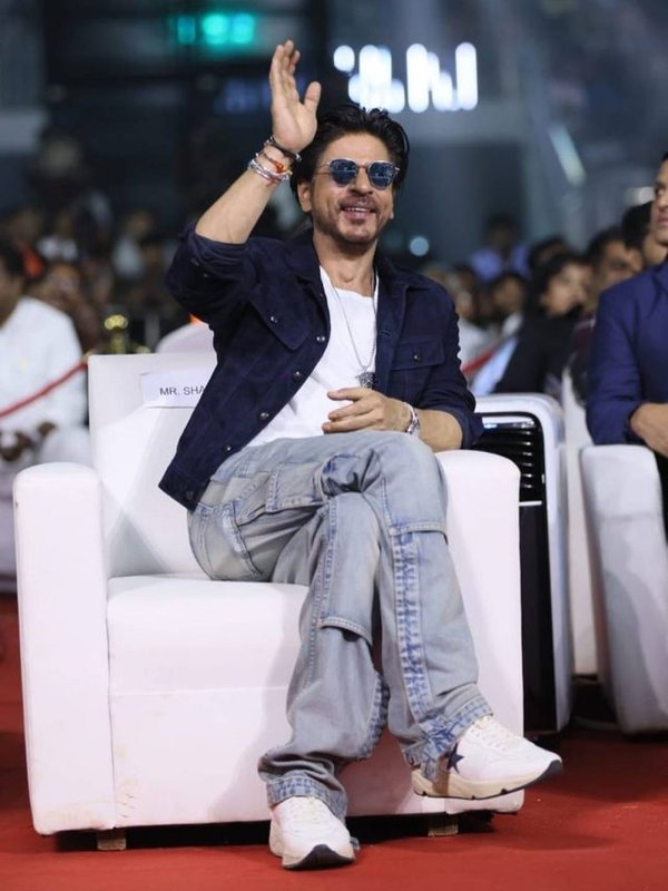 SHAHRUKH KHAN JAWAN STAR