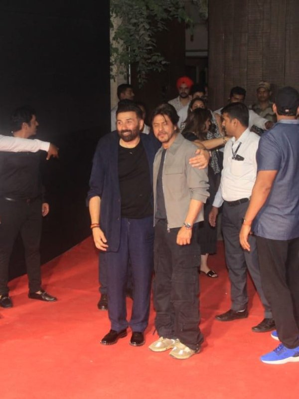 Shahrukh Khan and Sunny Deol (8)