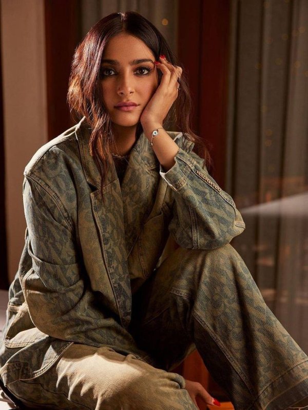 Sonam Kapoor (4)