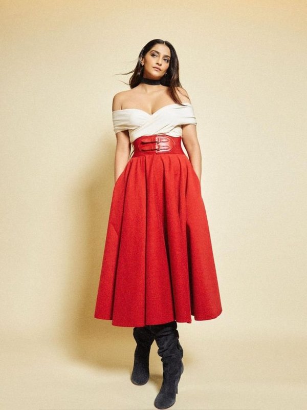 cropped-Sonam-Kapoor-Latest-Photoshoot-6.jpg