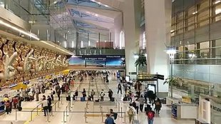 delhi airport theft