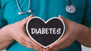 5 healthier sugar alternatives can control blood sugar,blood sugar levels, blood sugar in festive season, maintain health in festive season, ganesh chaturthi 2023, गणेश चतुर्थी, त्योहार के मौके पर शुगर को कैसे कंट्रोल करें