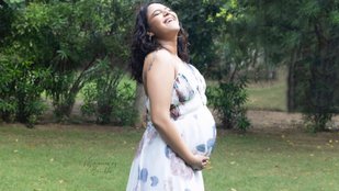 Swara Bhaskar flaunted her baby bump in maxi dress, said - make pregnancy 'fashun'