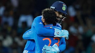 kl rahul kuldeep yadav