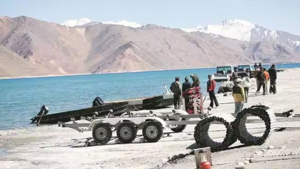 lac | fighter airfield |