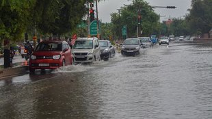 Rain in Lucknow | School Closed in Lucknow | Lucknow Weather News