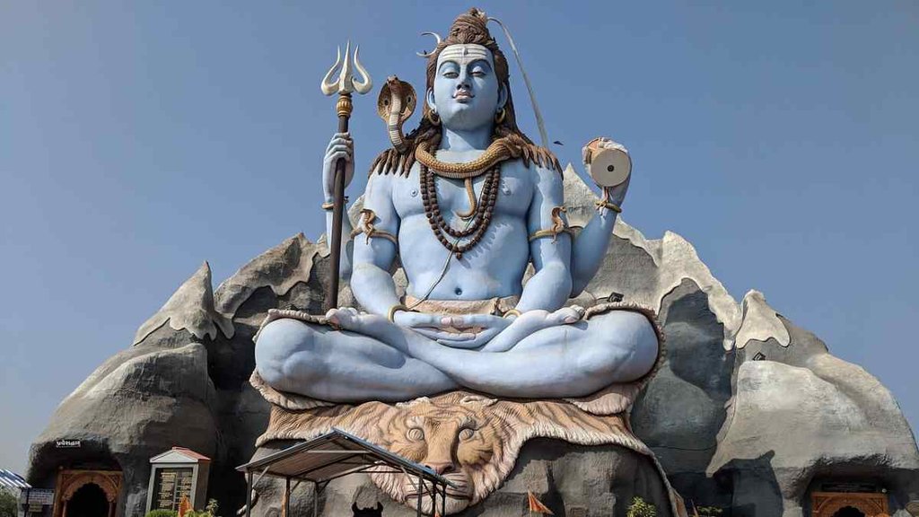 , mandir jane ke niyam, mandir me pravesh krne se phle bole ye mantra, chant mantra before enter temple,