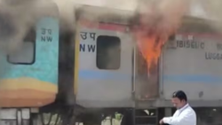 हमसफर एक्सप्रेस ट्रेन में लगी भीषण आग, धूं-धूं कर जलती रही पूरी बोगी, यात्रियों में मची अफरा-तफरी