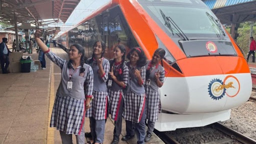 vande bharat train pm modi |
