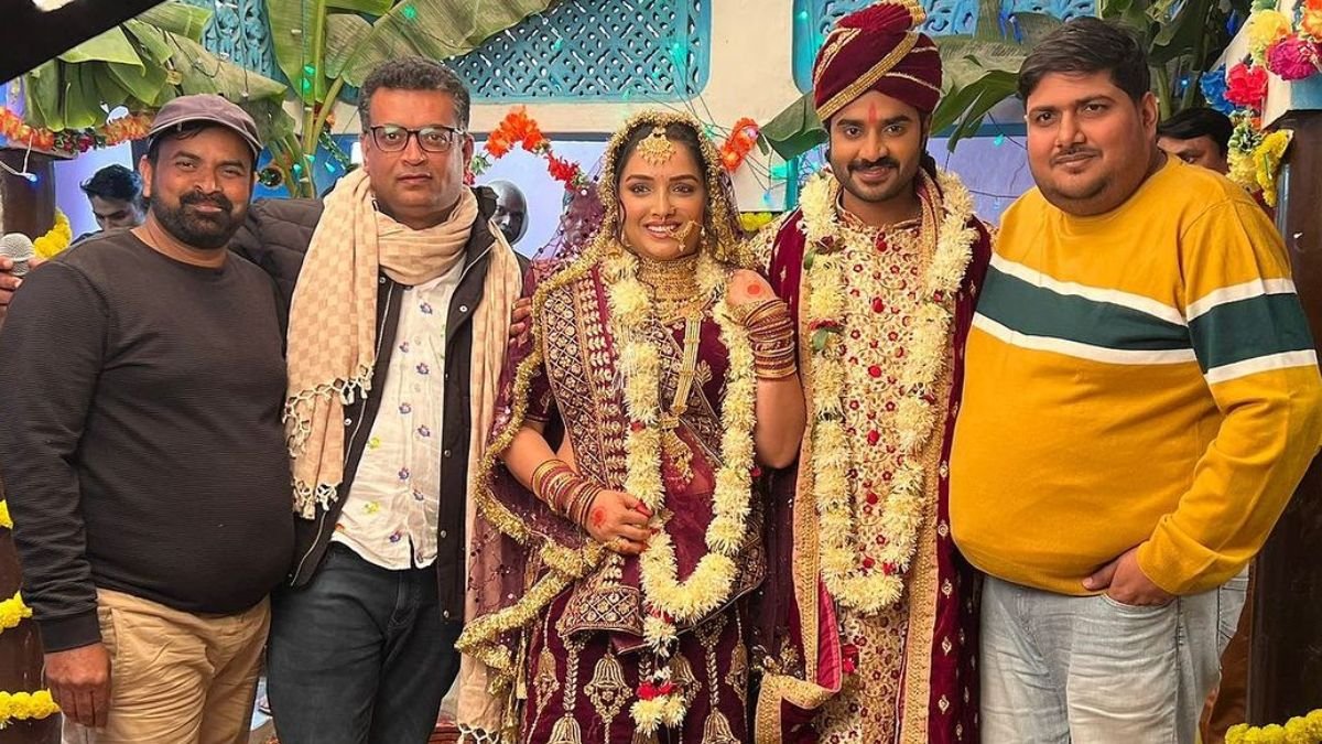 Amrapali Dubey-Pradeep Pandey Chintu Viral Wedding Pics