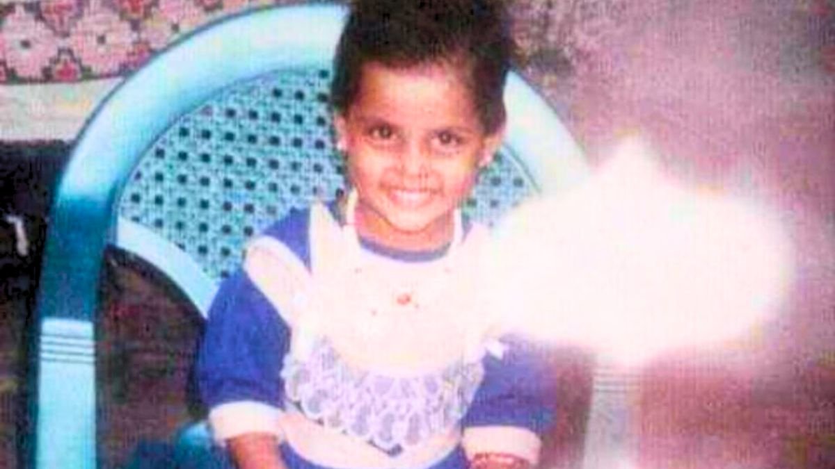 Bhojpuri actress Priyansu Singh Unseen Childhood Photo